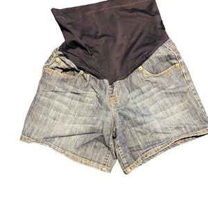 Liz Lange Maternity Denim Shorts. Sz S